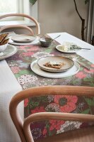 Table runner Blomsterfång 550 35x140 cm cotton -...